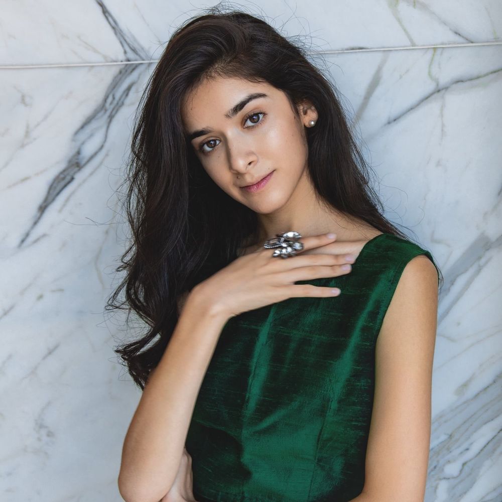 Meet your Posher, Nina